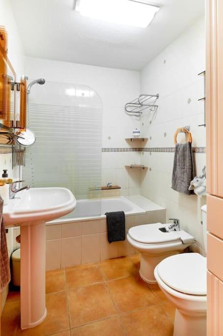 Villa Magerit, Entire Home 5 Minutes Easy Walk To Sandy Beach La Mata  Exterior foto